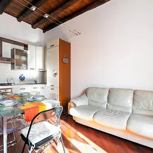 https://porta-romana-bocconi-cosy-apartment.italymilanhotels.net